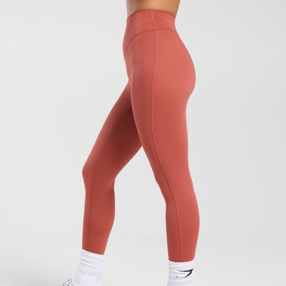 Gymshark Elevate Leggings, Rust Red, Size Small - Picture 4 of 6
